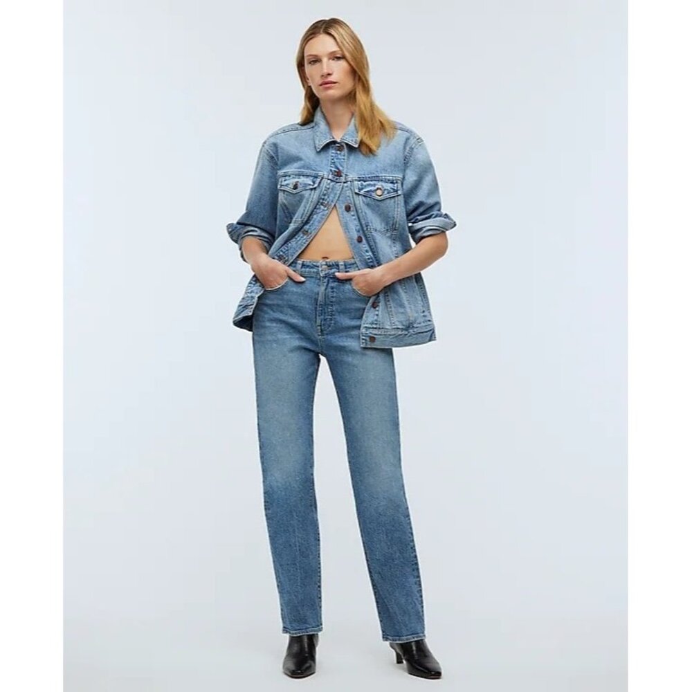 Madewell The Petite '90s Straight Jean in Rondell Wash: Crease Edition in Rondel